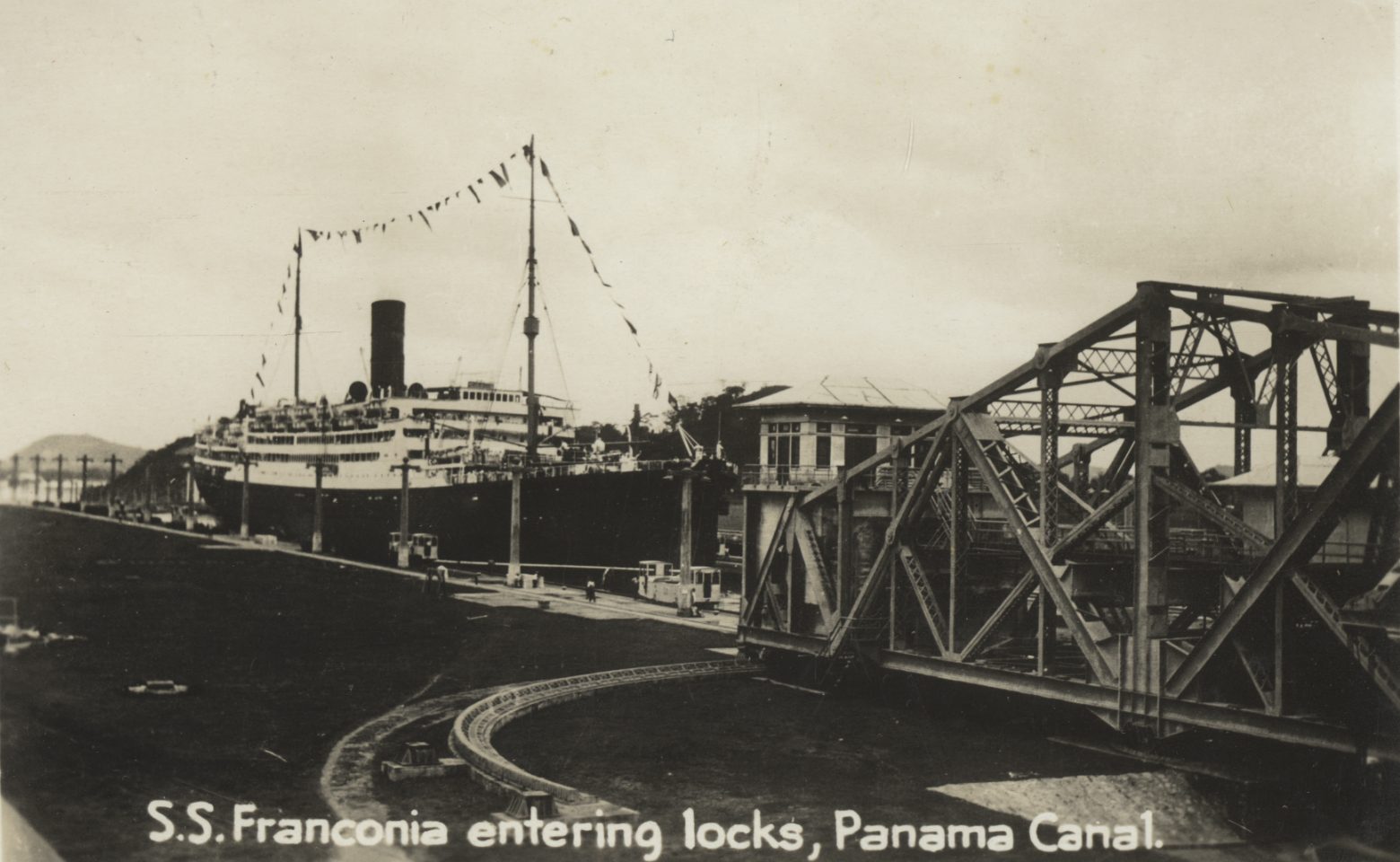 Canal do Panamá começa a reduzir tráfego de navios por causa do El Niño