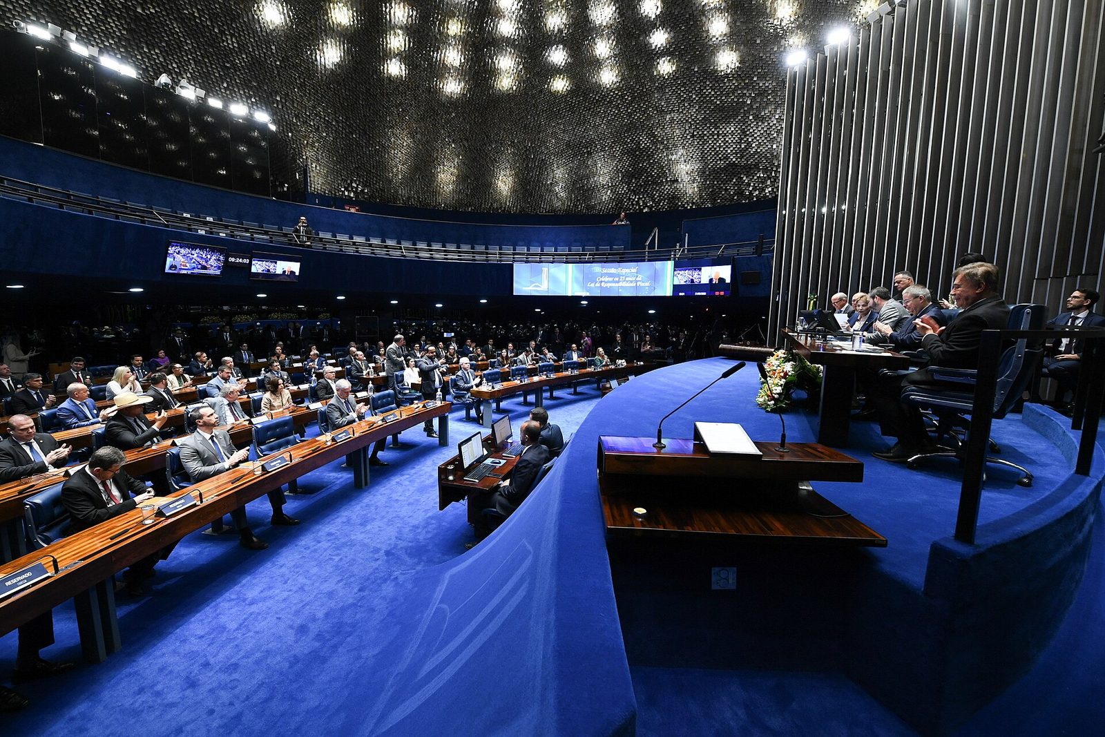 Estados e municípios também precisam contribuir para o ajuste fiscal