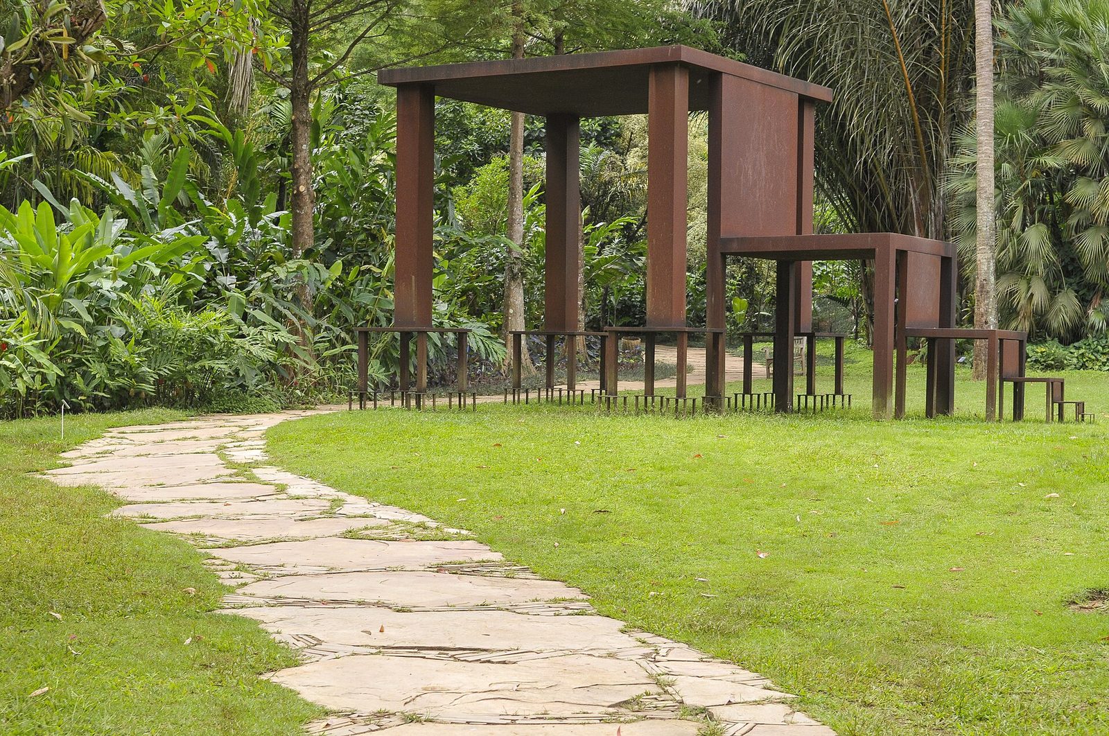 "Focamos no futuro financeiro do Instituto Inhotim"