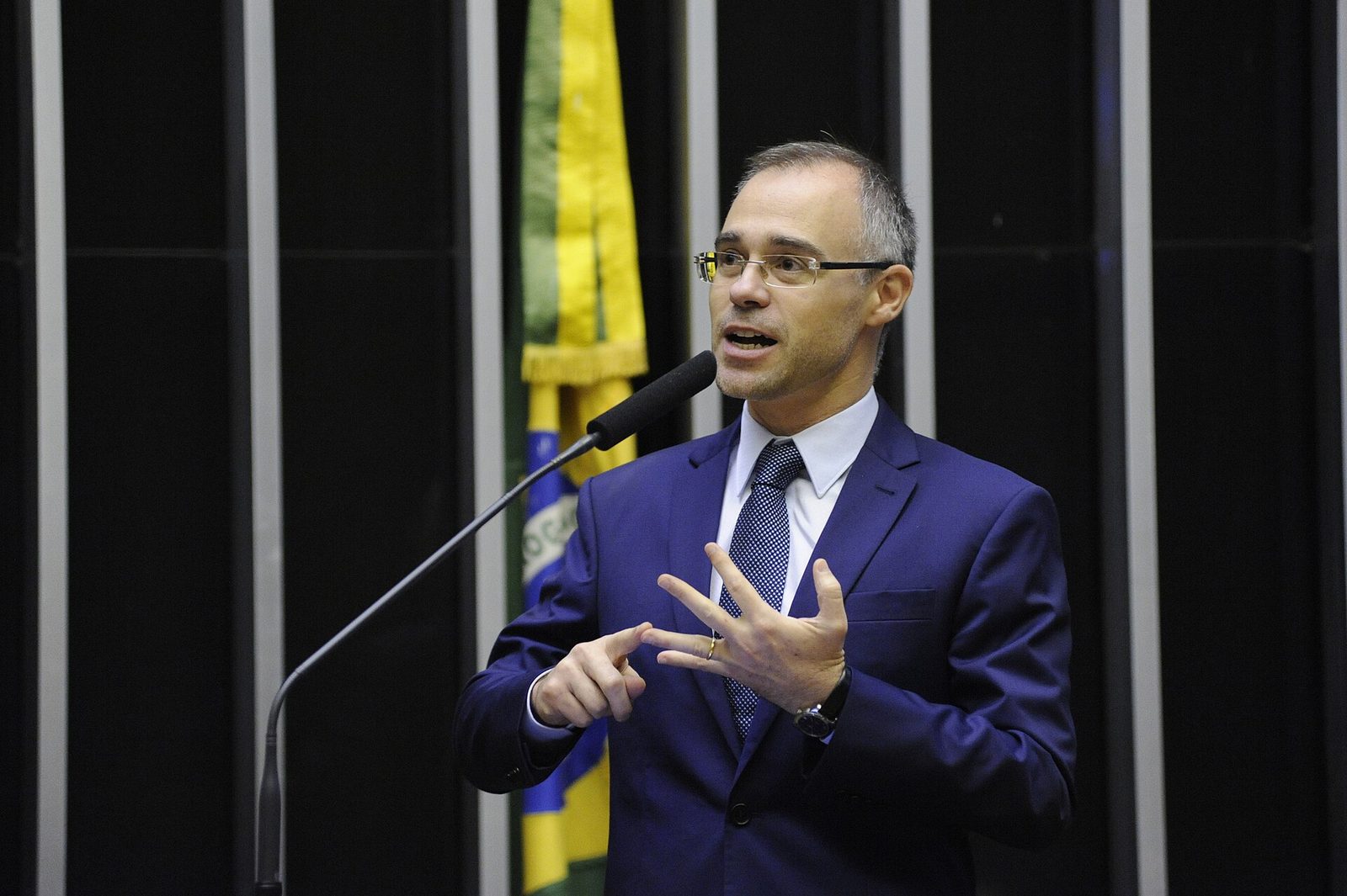 "Ou o Supremo julga Moraes ou o Congresso julga", diz o jurista Joaquim Falcão