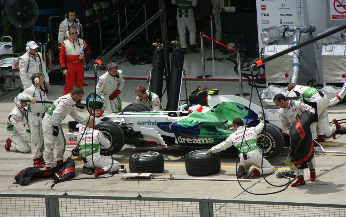 Rubinho dirige a Ferrari F2002 em Monza no fim de semana de homenagens a Michael Schumacher