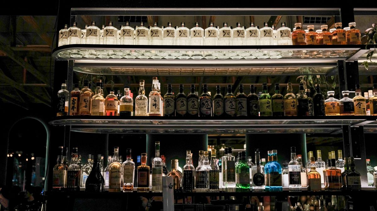 Destilaria Japonesa Nozawa Onsen Lança Gin Envelhecido em Barril