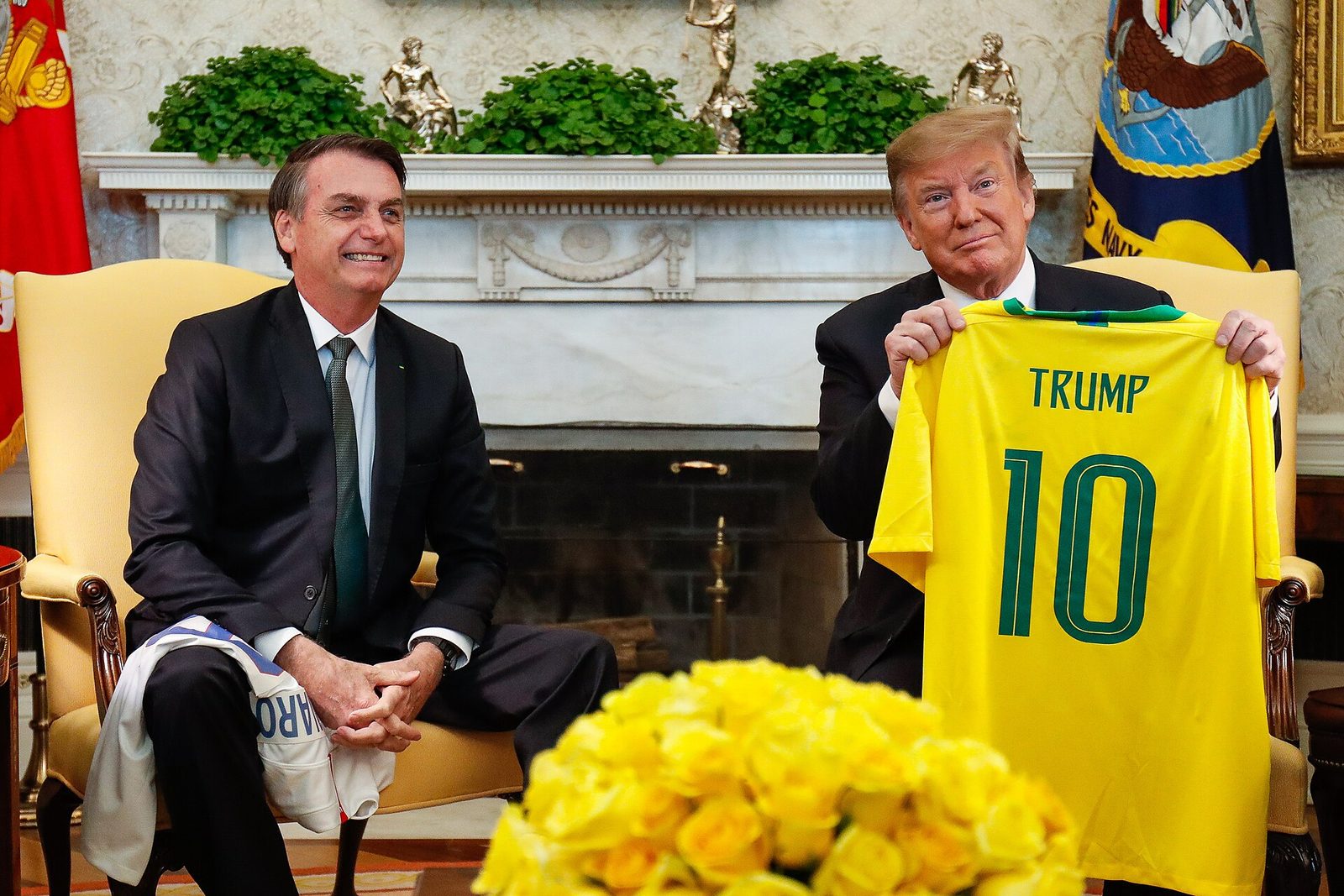 Eleições de meio de mandato nos EUA começam com envio de cédulas pelo correio