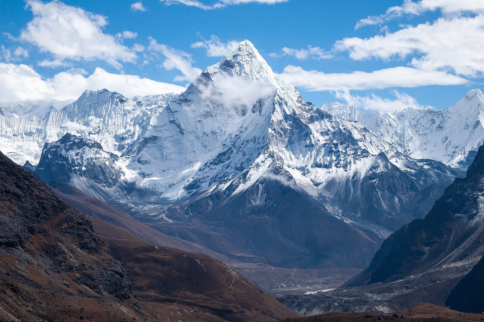 Enchente glacial no Himalaia deixa 1.318 mortos e 5.624 desaparecidos entre Nepal e Tibete