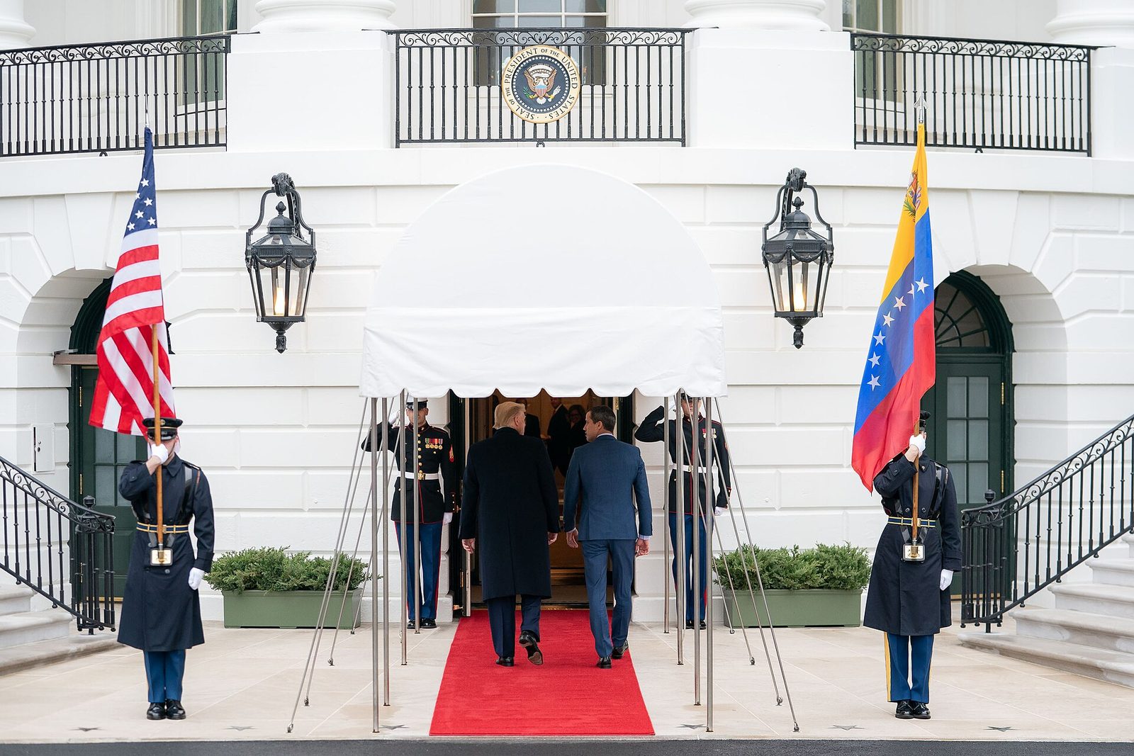 Ofensiva de Trump sobre o petróleo da Venezuela ameaça dívida de ao menos US$ 10 bilhões com a China