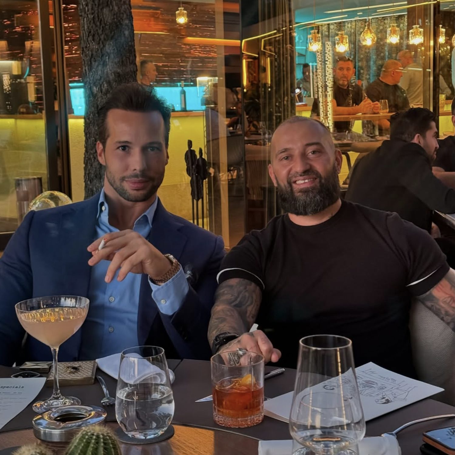 Andrew Tate vira réu na Romênia por tráfico de menores