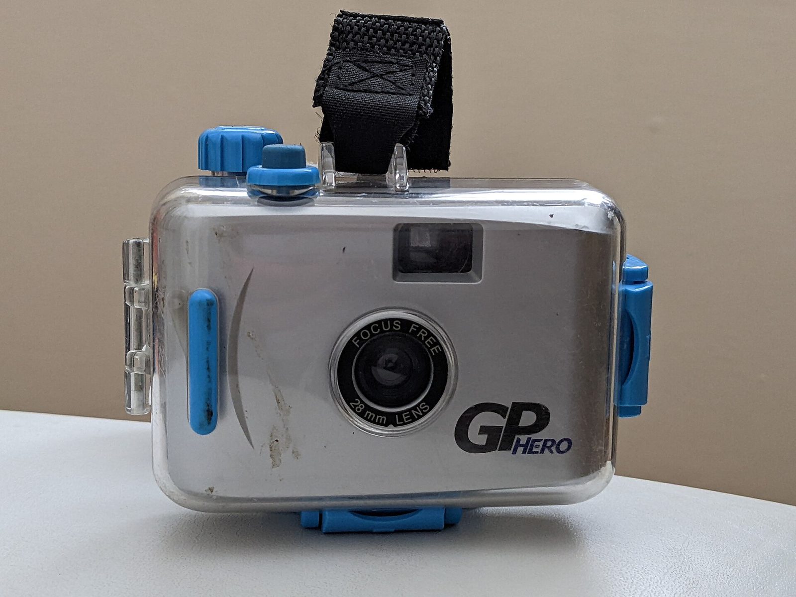 Celular com "GoPro embutida": RugOne Xsnap 7 Pro traz câmera magnética de 39 gramas