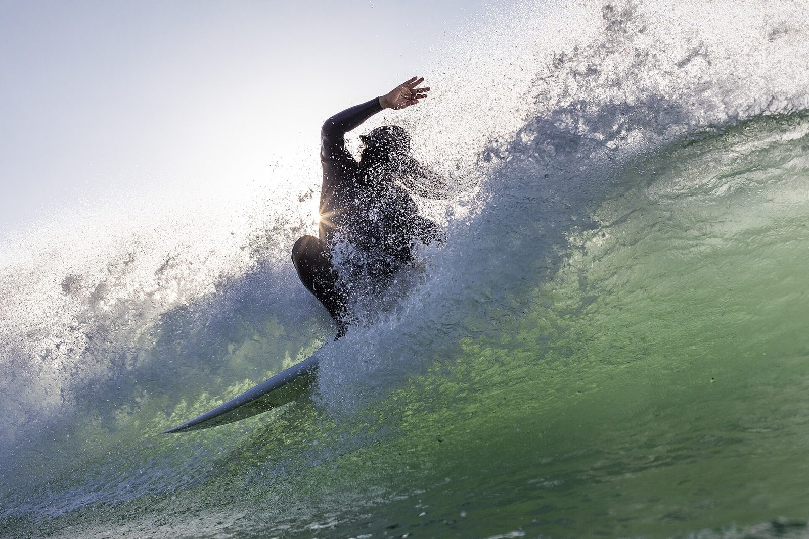 Guerra entre EUA e Irã tira Abu Dhabi do Mundial de Surfe