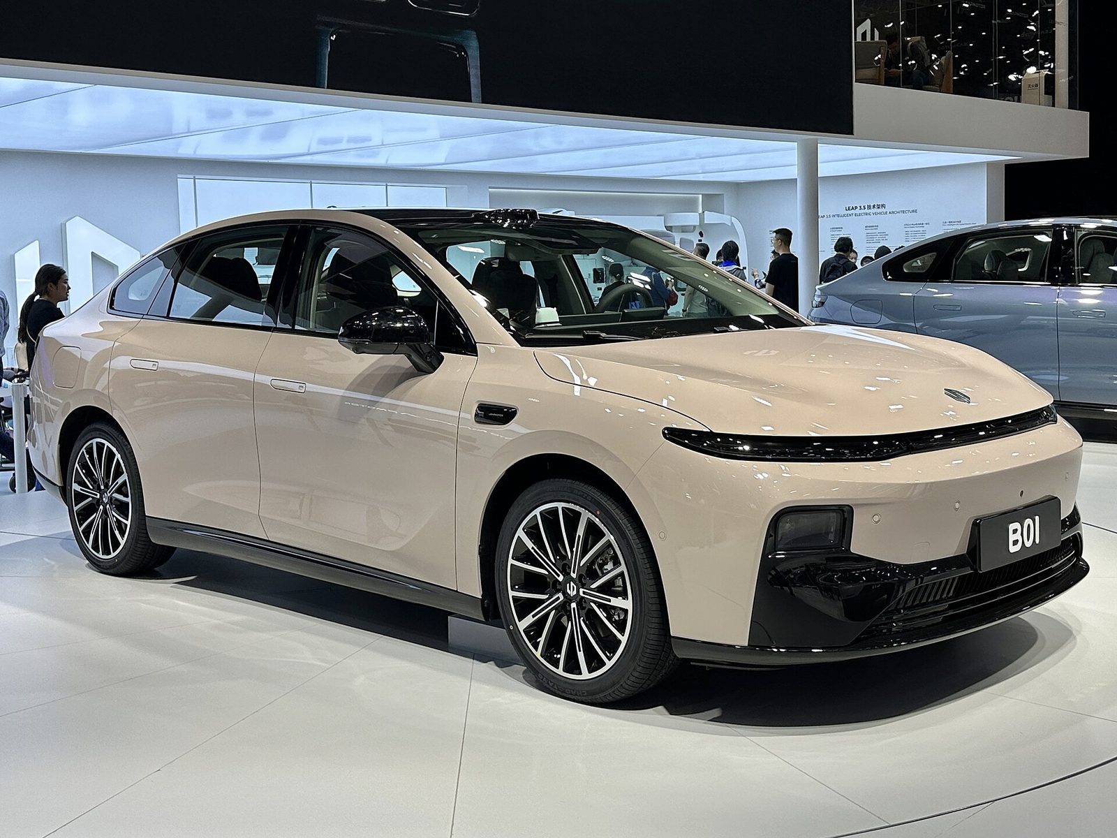 Stellantis testa em Minas picape híbrida inédita derivada do SUV Leapmotor C10