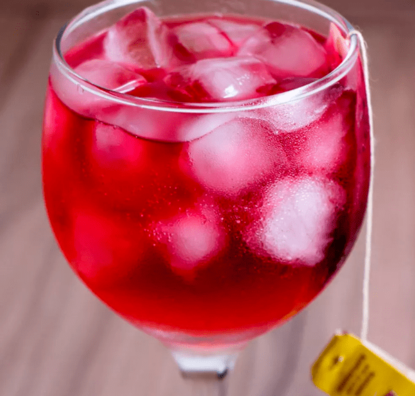 Gin Tônica com frutas vermelha