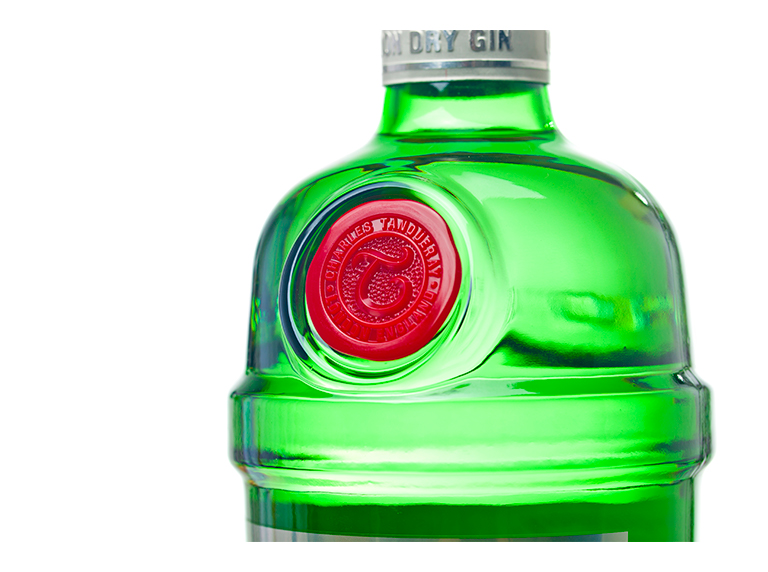 Conheça a história do gin Tanqueray