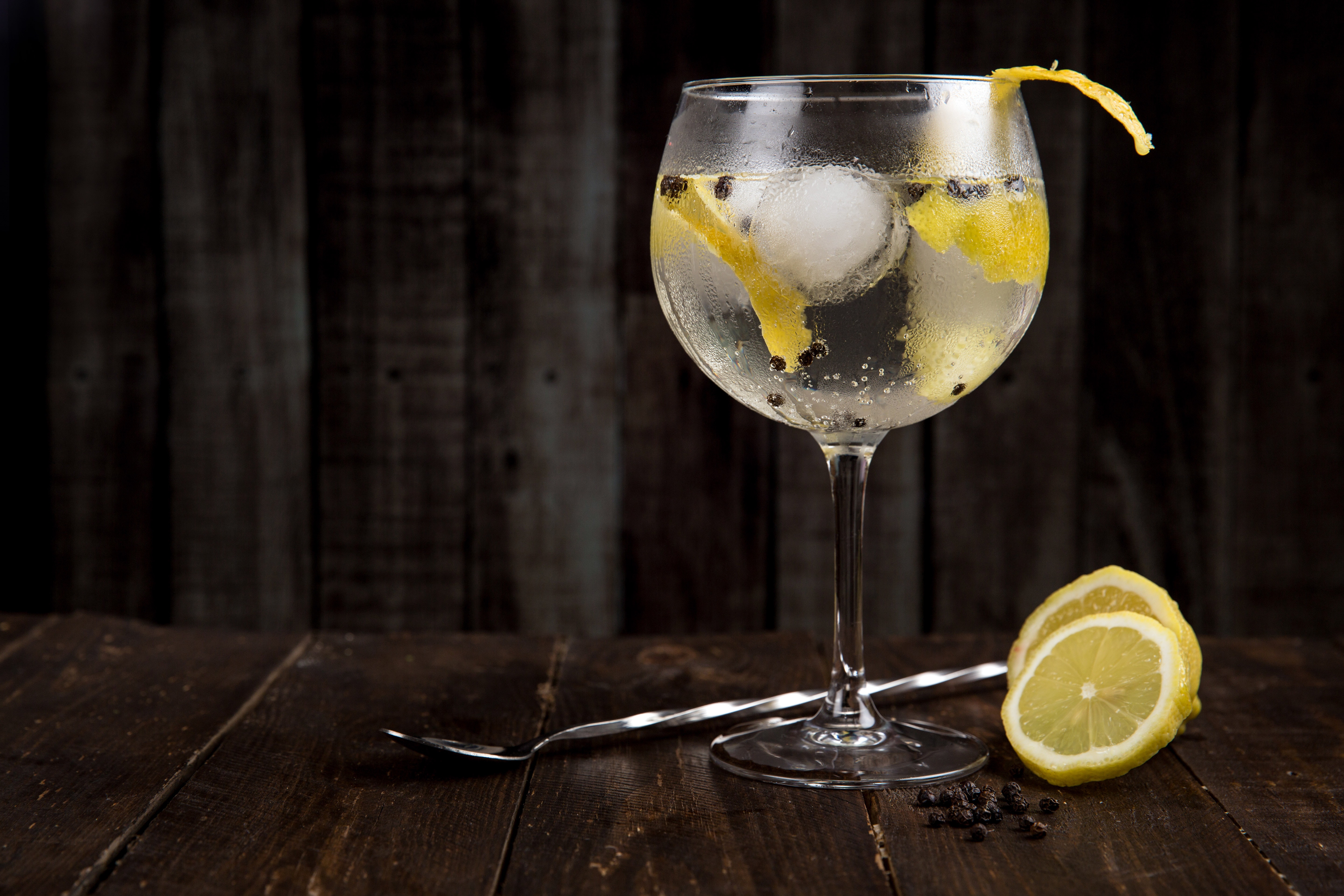 Tipos de gin: quais são os principais e suas características